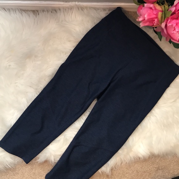 Outdoor voices navy blue cropped workout leggings - Picture 4 of 10